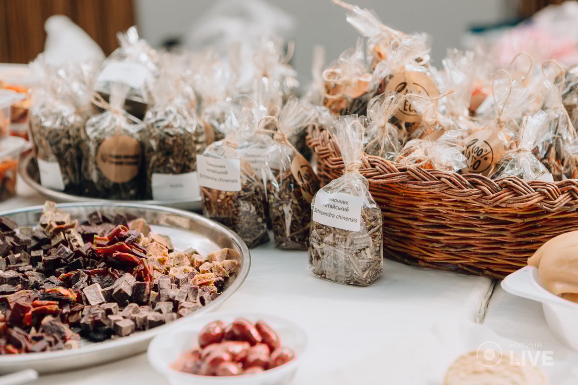 Весенний вернисаж в ботаническом саду Киева