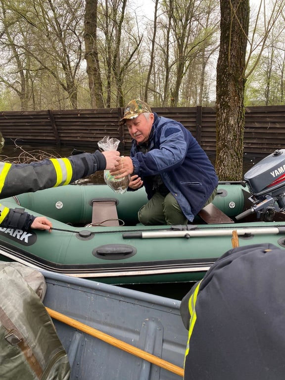 Великдень у селі Хрещатик на Черкащині, яке постраждало від повені. 