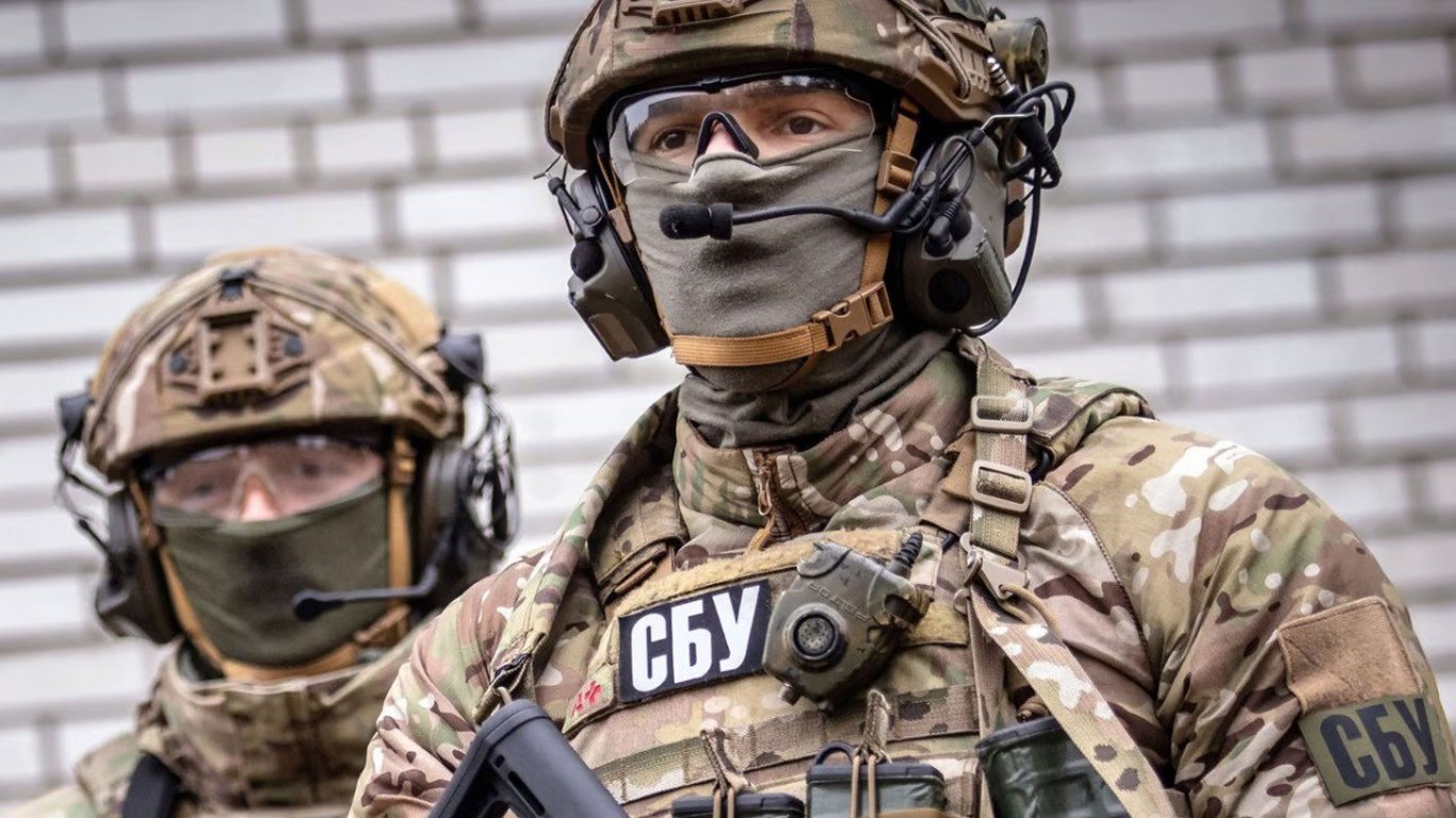 СБУ затримала двох агентів з РФ, які хотіли шпигувати на оборонному заводі Києва