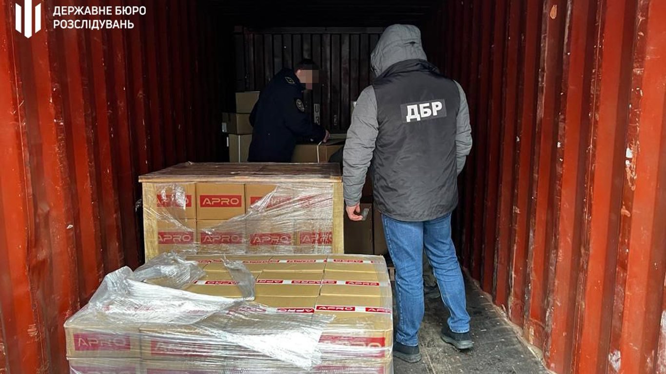 ДБР виявило російські товари на Рівненській митниці