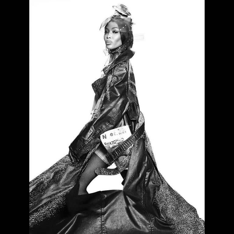 Розкішна Наомі Кемпбелл приміряла спокусливі образи у стильній фотосесії - фото 6