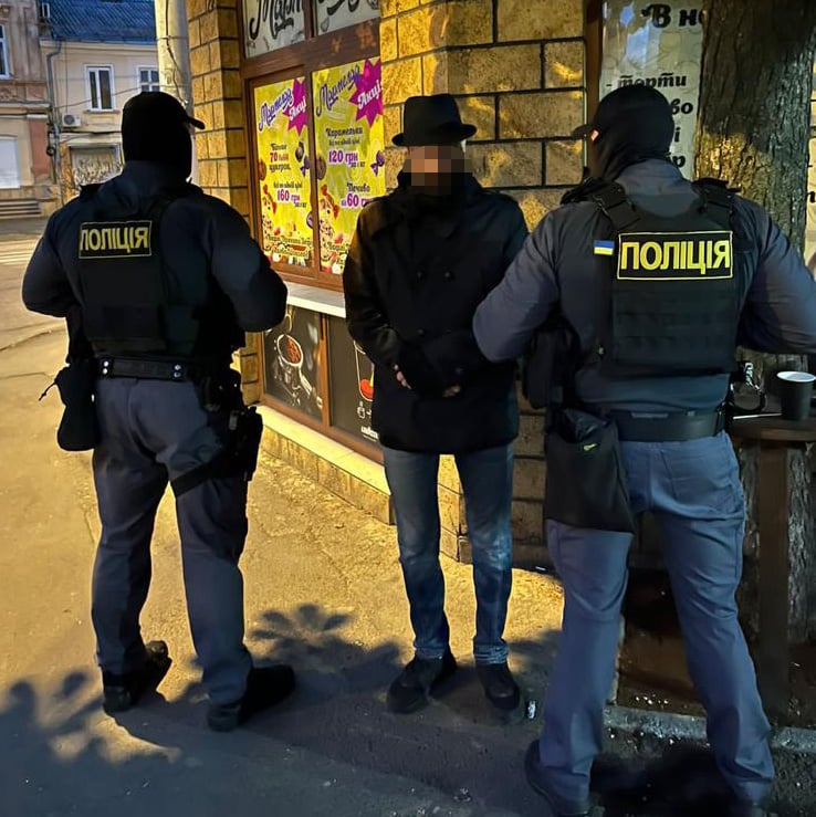 Затримання розповсюджувача метадону. Фото: ГУНП в Одеській області