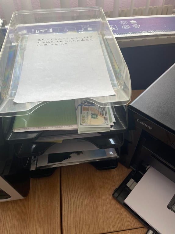 Вимагав хабаря