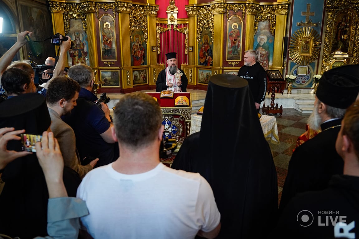 освячення ікон на бронеплитах