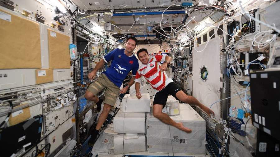 Двоє астронавтів з МКС працювали у відкритому космосі майже 7 годин