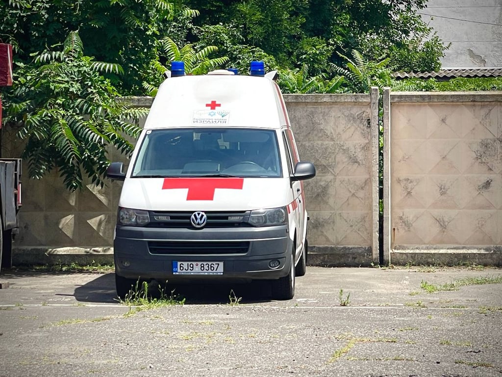 Передані авто ЗСУ. Фото: Одеська міська рада