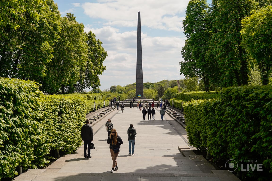 покладання квітів 9 травня в Києві