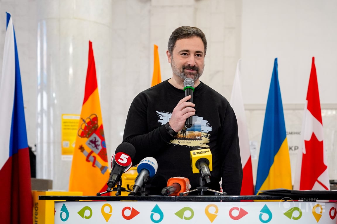 відкриття виставки іноземних поштових марок «Солідарні з Україною»