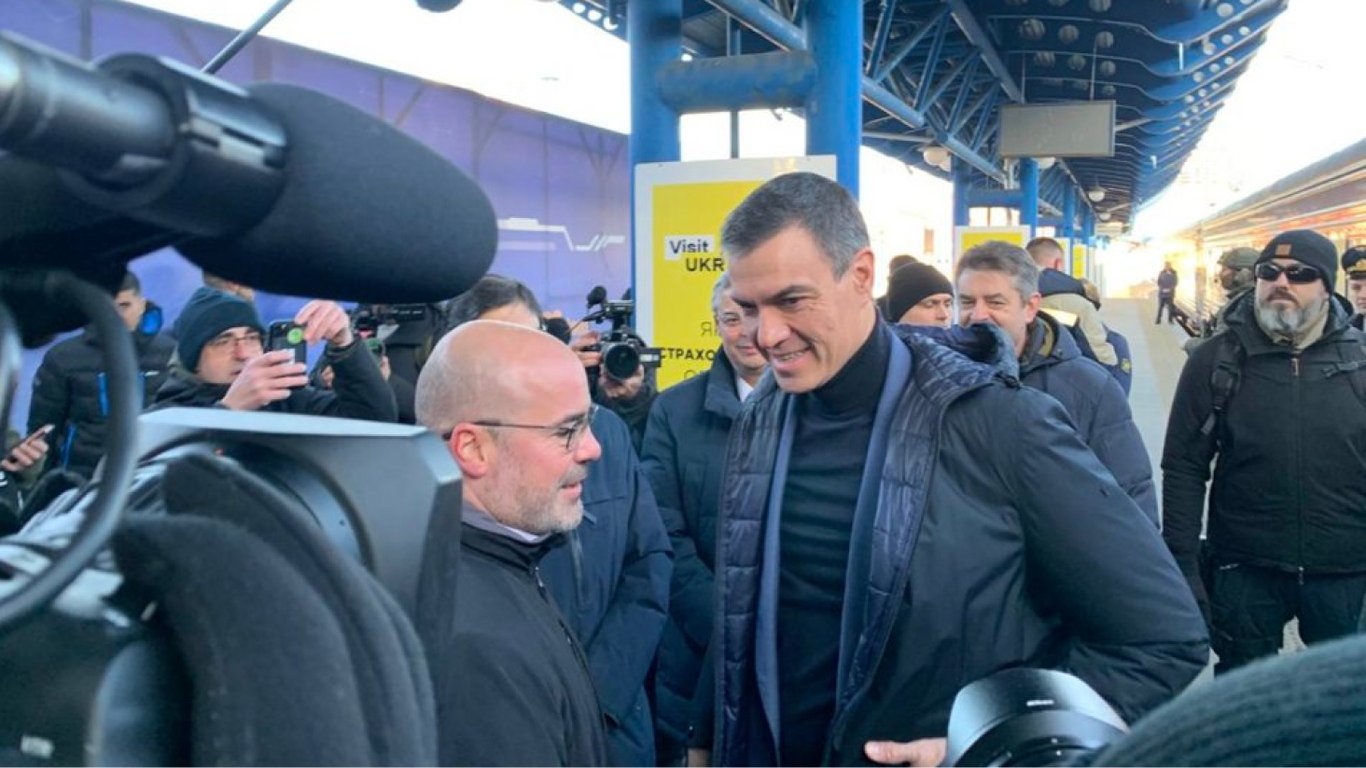 В Украину прибыл премьер-министр Испании Педро Санчес