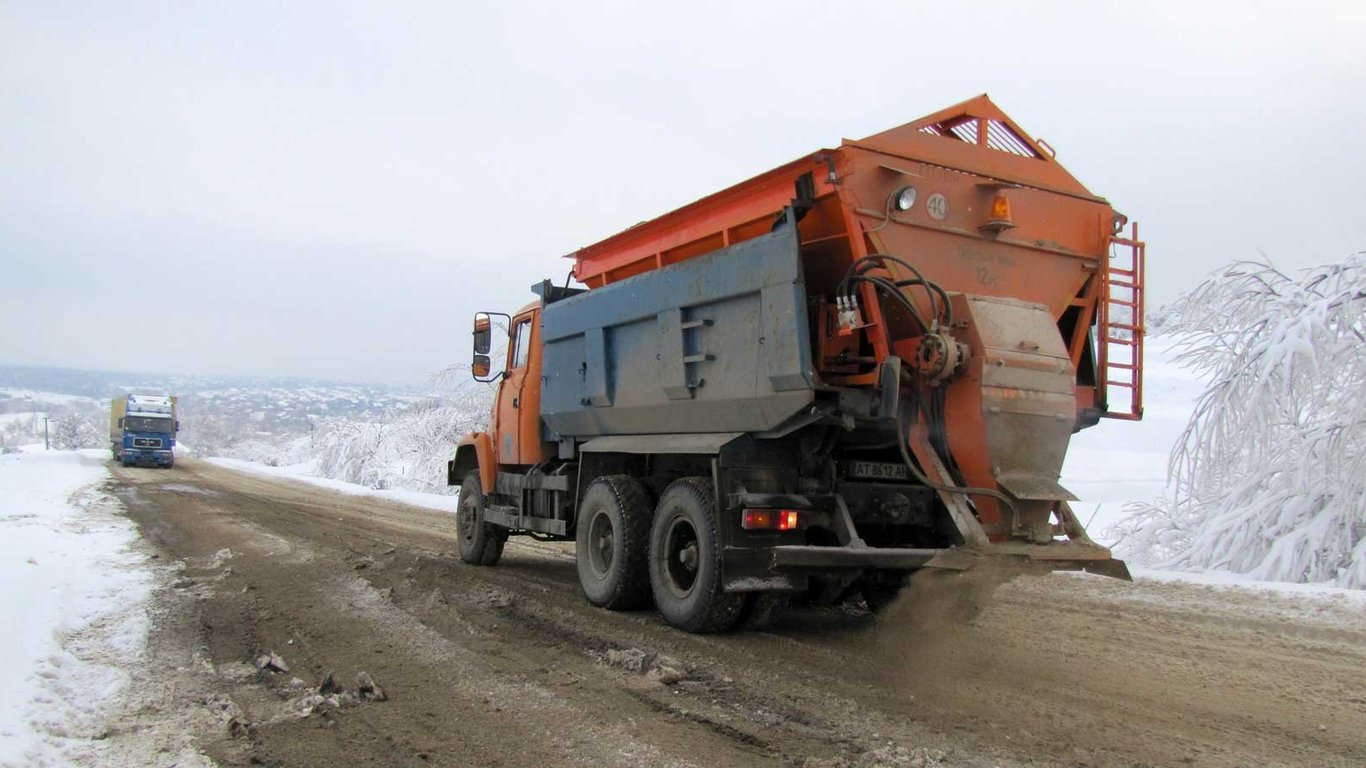 Стоимость технической соли для посыпания дорог в Одесской области выросла в 10 раз