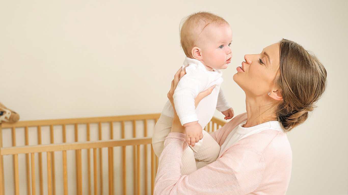 Как назвать девочку в 2023 году по месяцу рождения