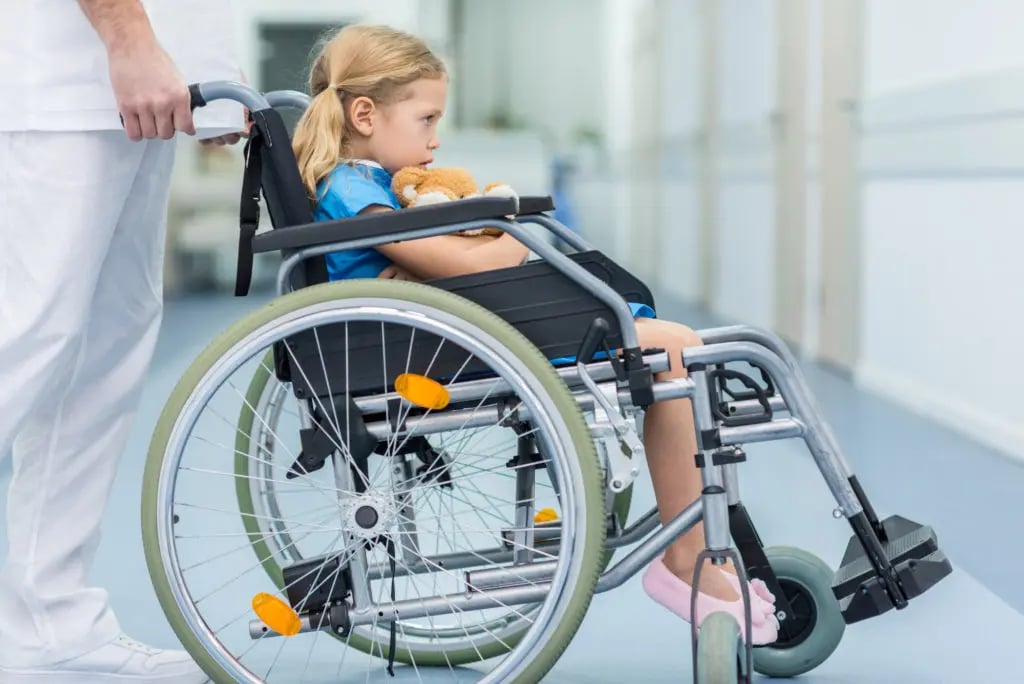 Как правильно говорить с ребенком об инвалидности – советы Минздрава