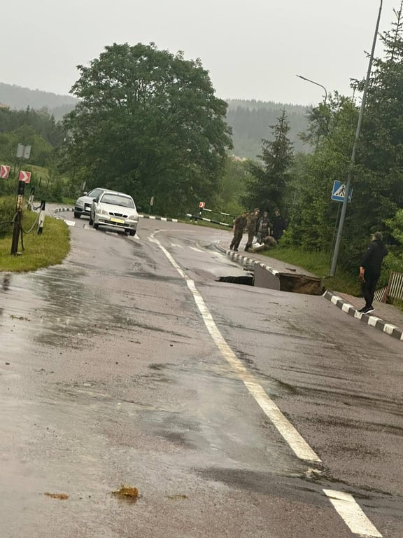 Наслідки підтоплення у Львівській області 10 червня 2023 року. Фото: Максим Козицький/Telegram