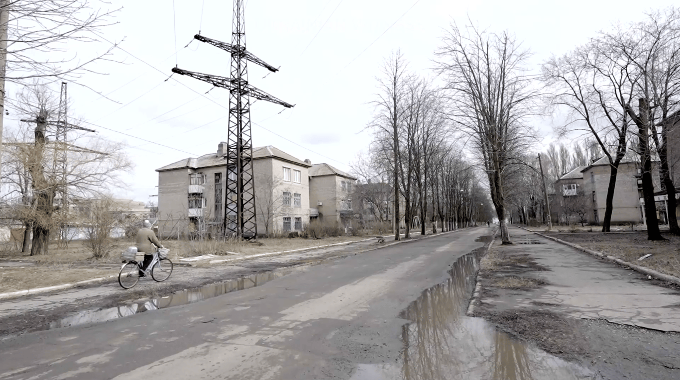 як живе прифронтовий Часів Яр