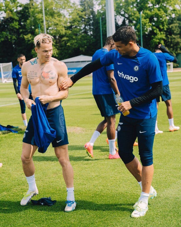 Мудрик и Силва