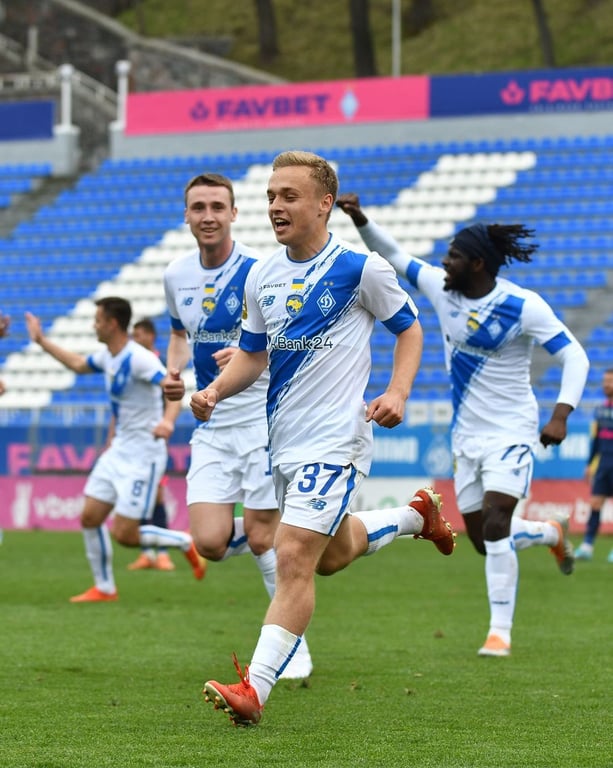 Антон Царенко