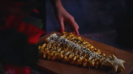 Рецепт ялинки з листкового тіста з сиром до Дня Святого Миколая - 290x166