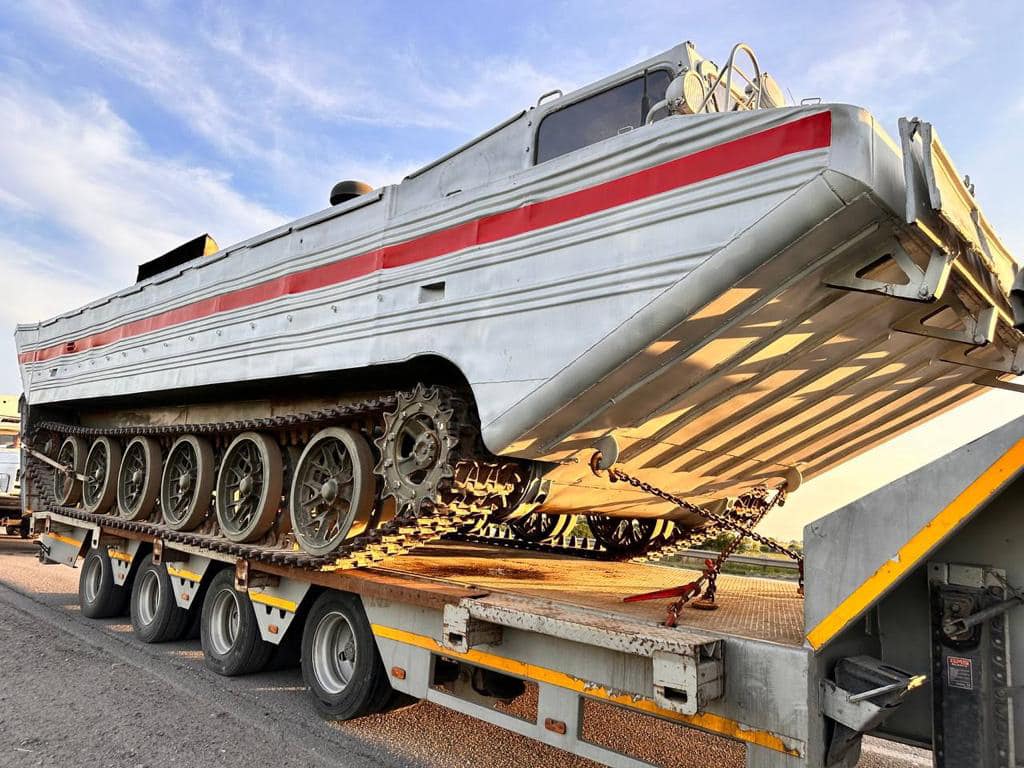 Спецтехніка іде до Херсонщини. Фото: Одеська ОВА