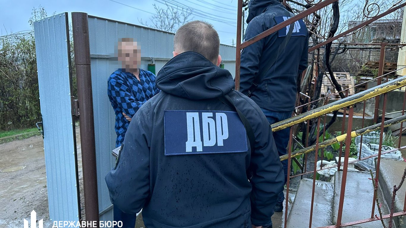 Отбирал у солдат доплаты: в Одесской области разоблачен чиновник воинской части
