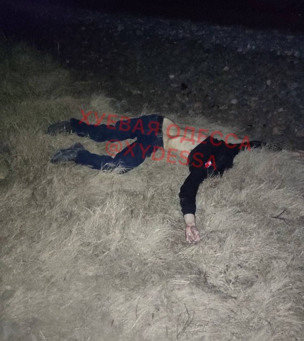 В Одессі чоловік вискочив перед потягом