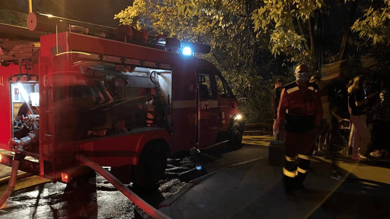 Пожежа в гуртожитку Києва - одна з кімнат студентів КНЕУ