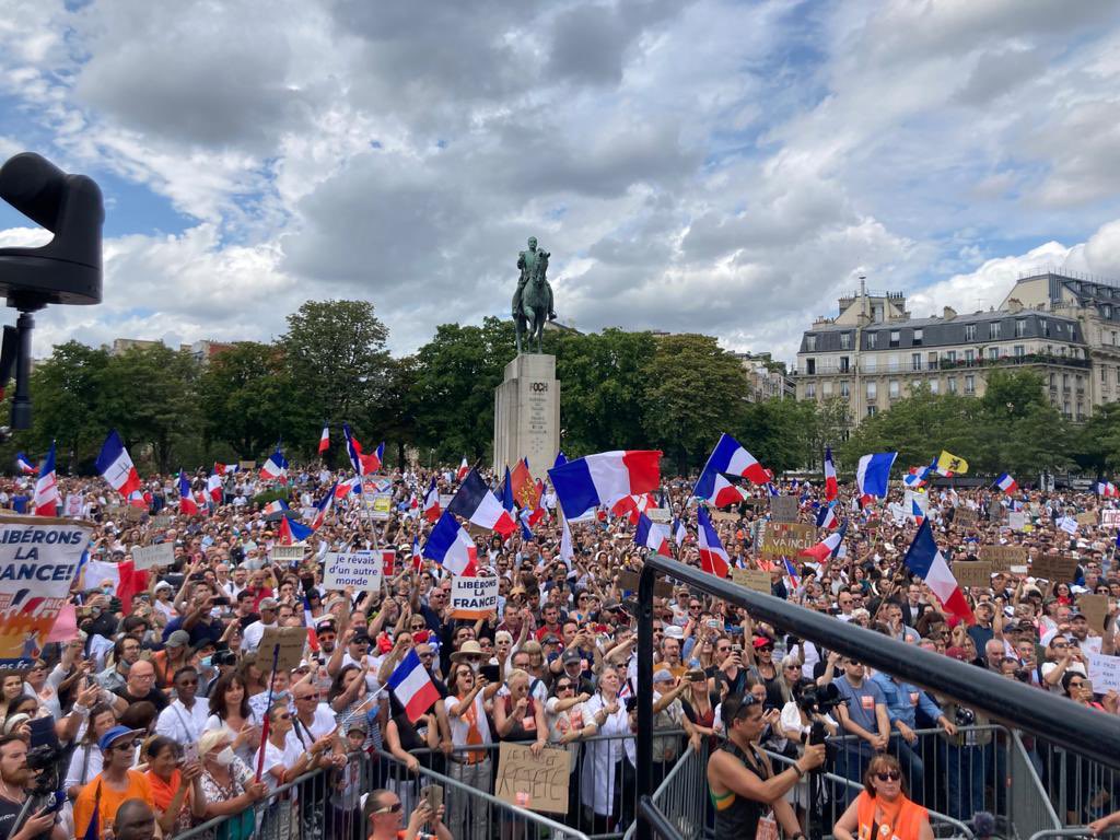 Франція протестує
