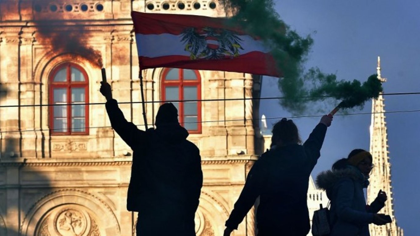 Протести в Австрії проти вакцинації - подробиці