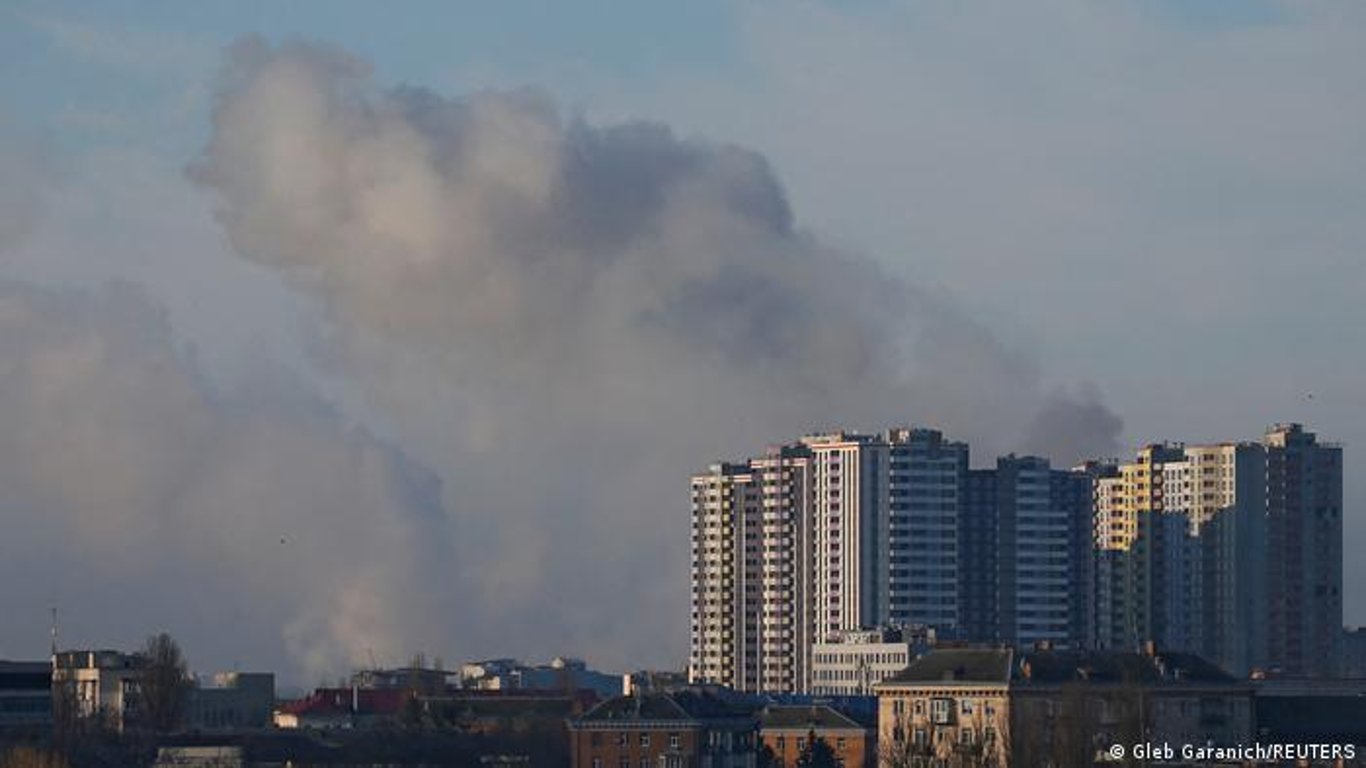 россия частично отводит войска от Киева - CNN