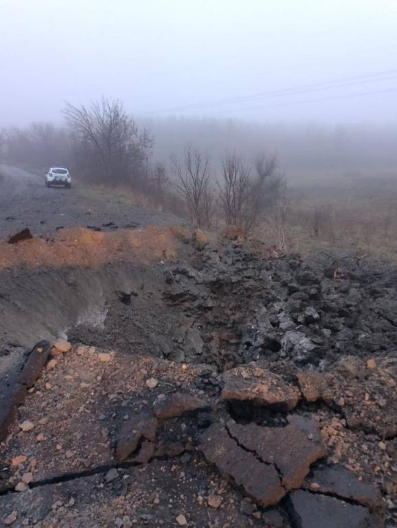 Российские ракеты разрушили дорогу на Запорожье