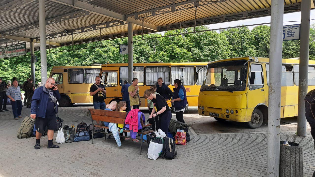 Скільки людей не змогли евакуюватися з Луганщини