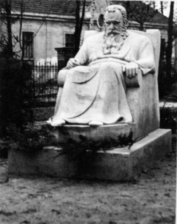 Статуя Андрея Шептицького