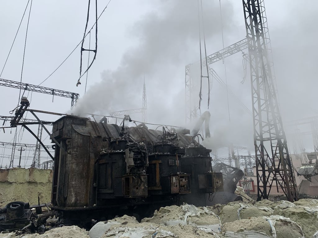 Зруйнована підстанція на заході України