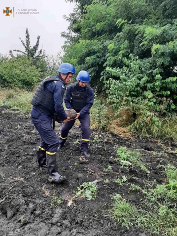 В Одеській області фермер на своєму городі знайшов радянську авіабомбу