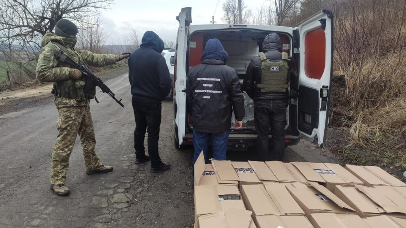Под Одессой задержали контрабандиста - перевозил сигареты и спирт