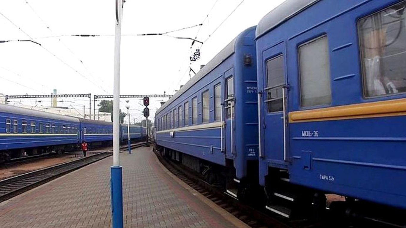 У поїзді Одеса-Перемишль виявили сигаретну контрабанду