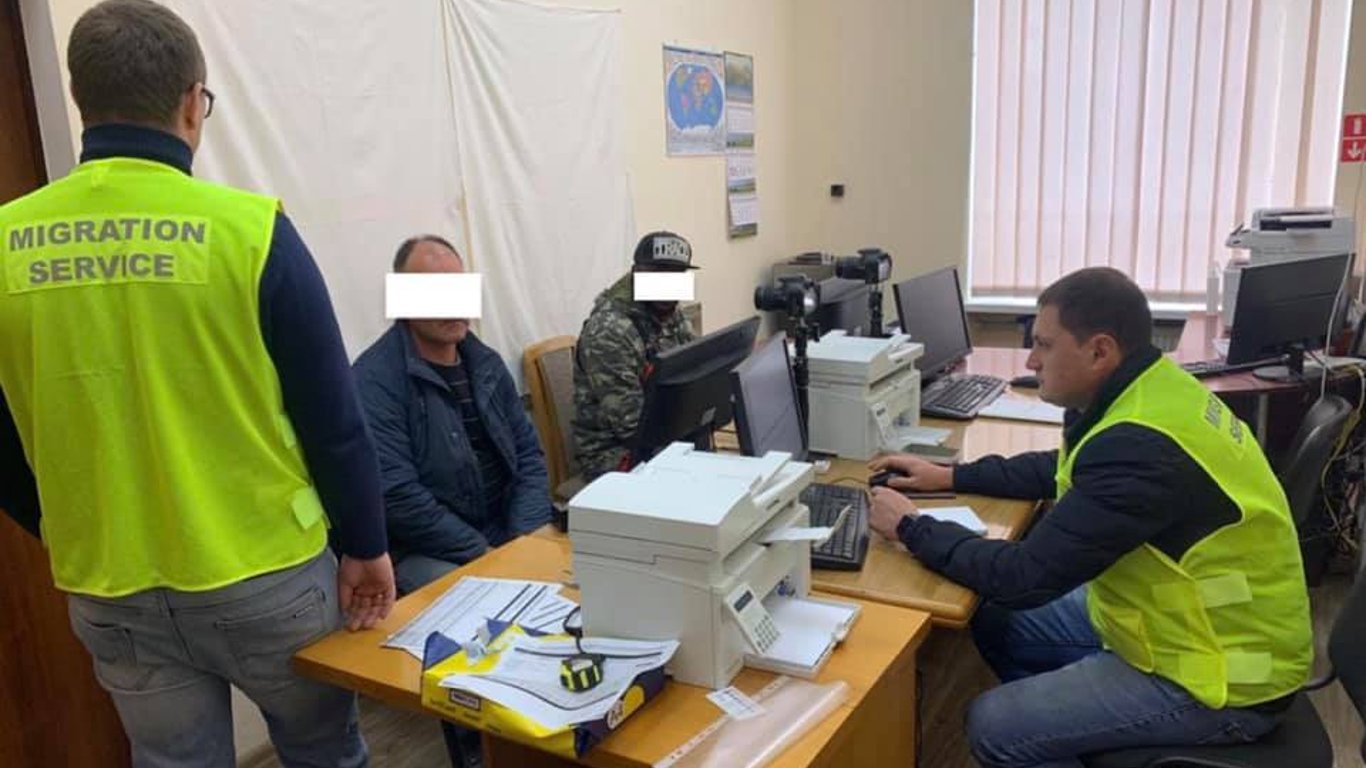 В центрі Одеси на ринку виявили шістьох нелегалів з Кавказу