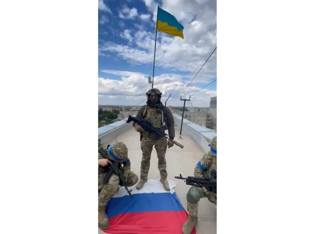 Збройні сили України встановили прапор над містом Балаклія