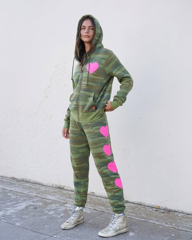 HEART 4 SWEATPANTS - CAMO // NEON PINK