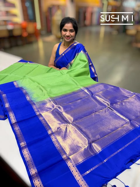 Apple Green Vintage Checks Kanjeevaram Saree with Gap Border
