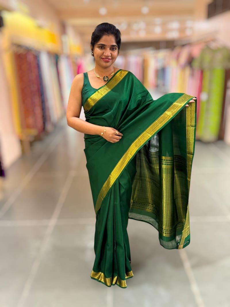Emerald Green vintage Kanchipuram silk saree with 2inch borders paired with pen kalamkari blouse SS50178