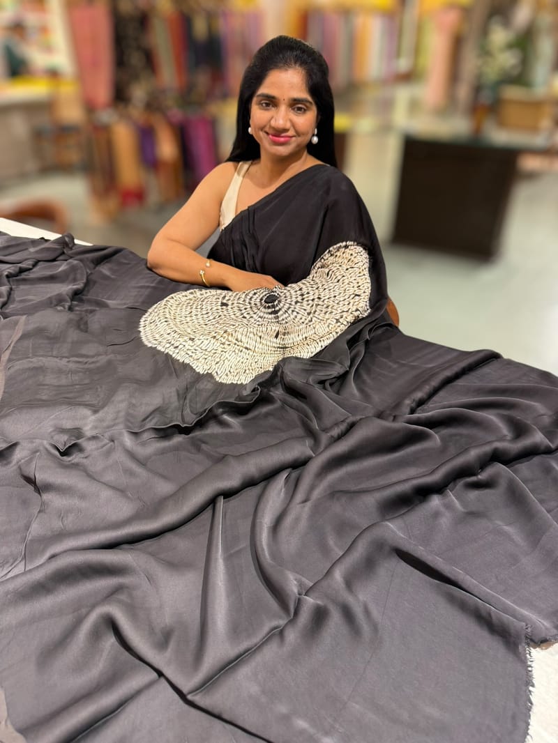 Black gajji silk saree with bandhini circular pallu SS50526