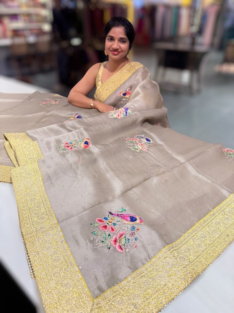 Earthy Tone Pure Organza Saree with banarasi pitawork border and bird applique motifs allover the saree SS50302