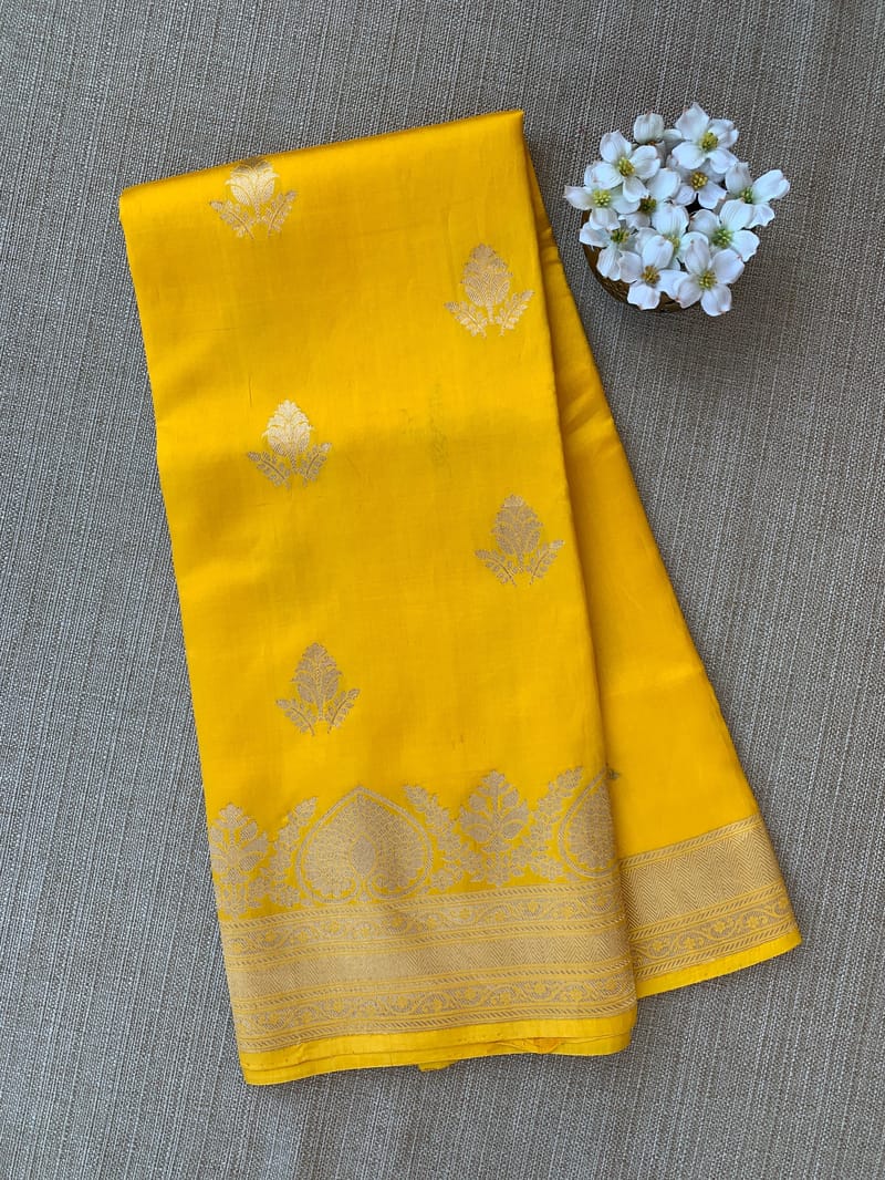 Yellow Poona Silk Saree in Monotone Look with heavy weaving borders & kaduwa woven motifs.