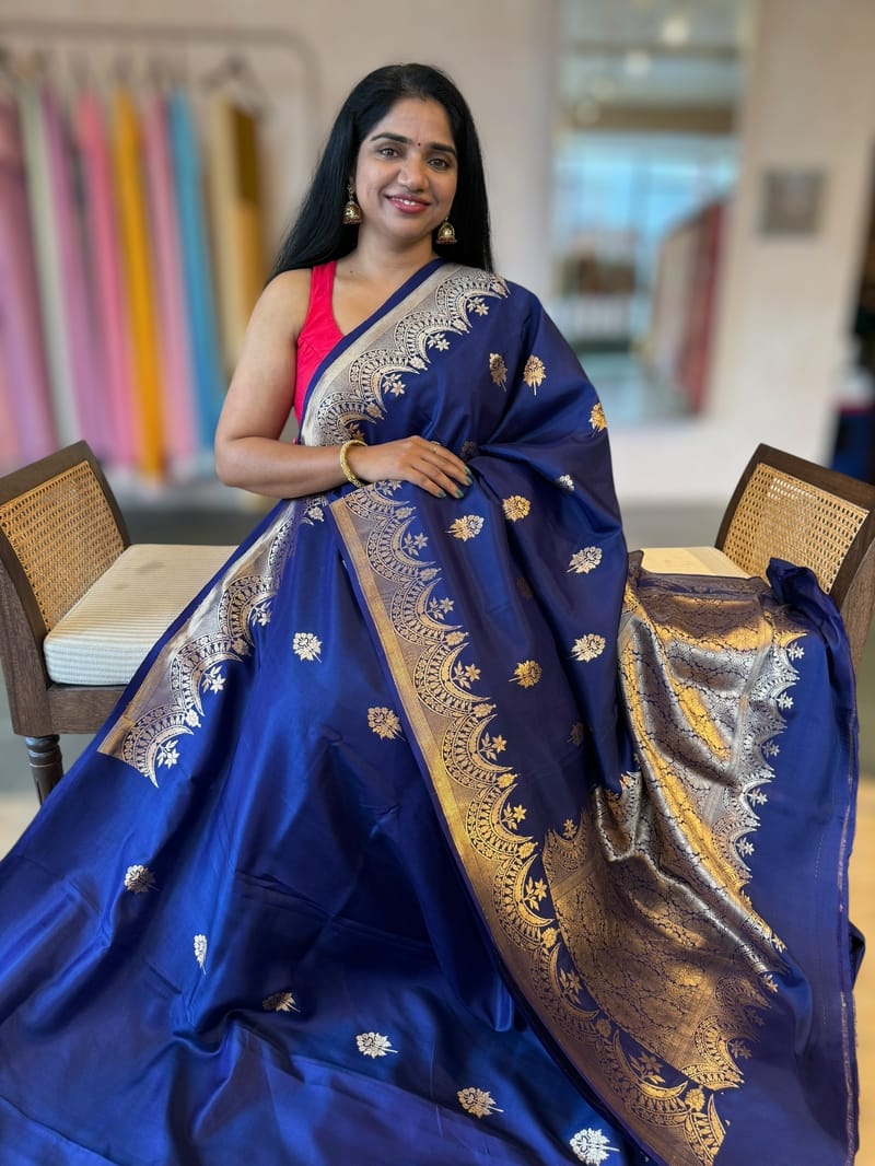 Midnight Blue Banarasi Poona Silk Saree with Open Borders & Kaduwa Weaving SM2513