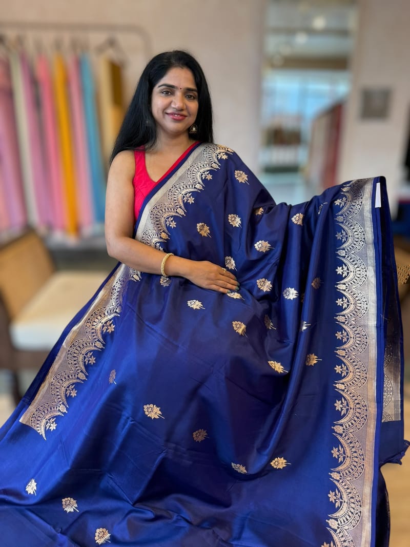 Midnight Blue Banarasi Poona Silk Saree with Open Borders & Kaduwa Weaving SM2513