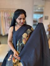 Kanchi Soft Silk Zari Checks Saree With 3D Statement Roses Print Allover. SS50517