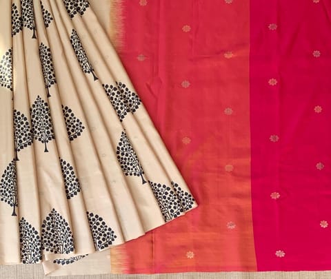 Beige Borderless Printed Kanchi Silk Saree with Double Colour Pallu