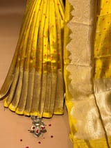 Zari close-up