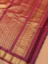 Detail 9