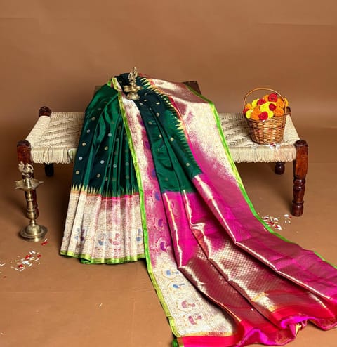 Emerald Green Pure Handloom Gadwal Saree with Tissue Turning Border